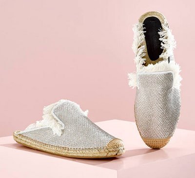 Alpargatas plateadas de Jazmín Chebar